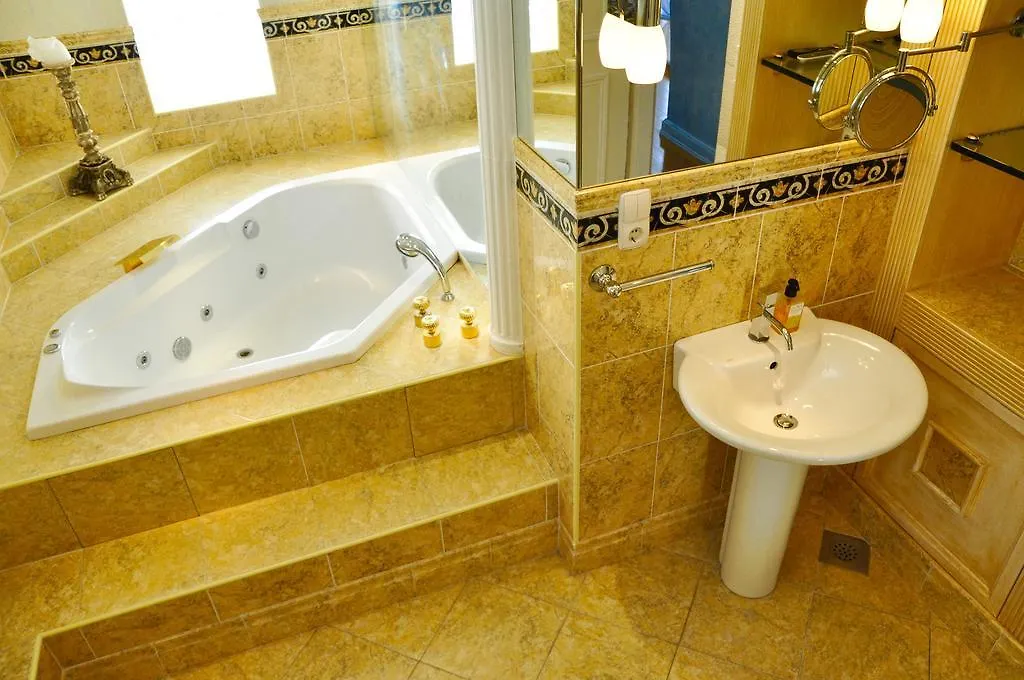 Villa Marjan - 3 Bdr, 3 Bath, Parking Split Apartment
