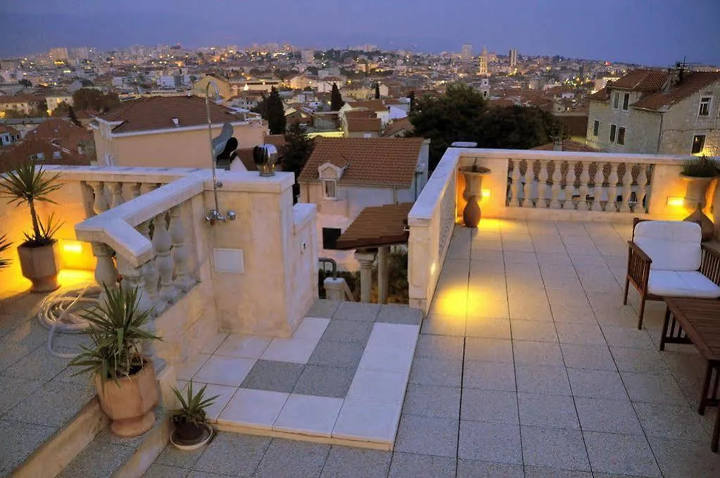 Villa Marjan - 3 Bdr, 3 Bath, Parking Split