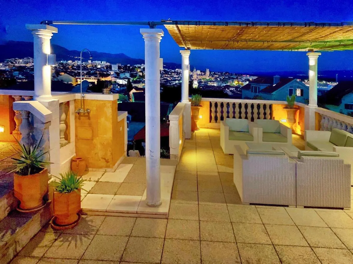 Villa Marjan - 3 Bdr, 3 Bath, Parking Split Apartment