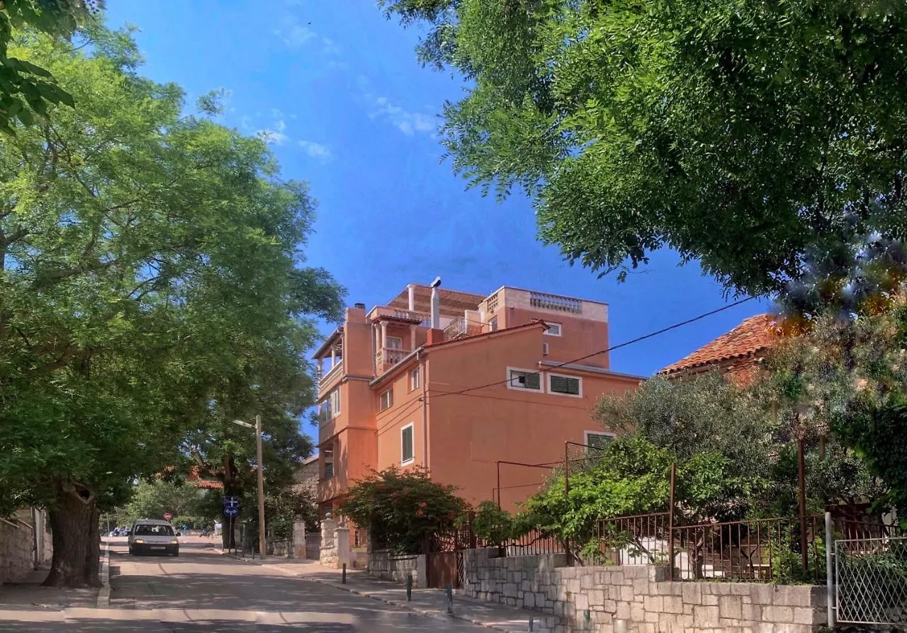 Villa Marjan - 3 Bdr, 3 Bath, Parking Split 0*,